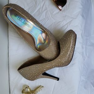 Heeled shoes